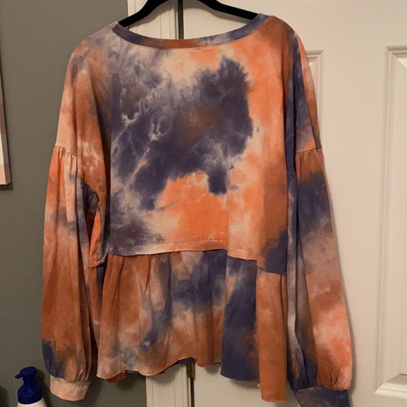 Brand new Vestique top - Picture 2 of 4